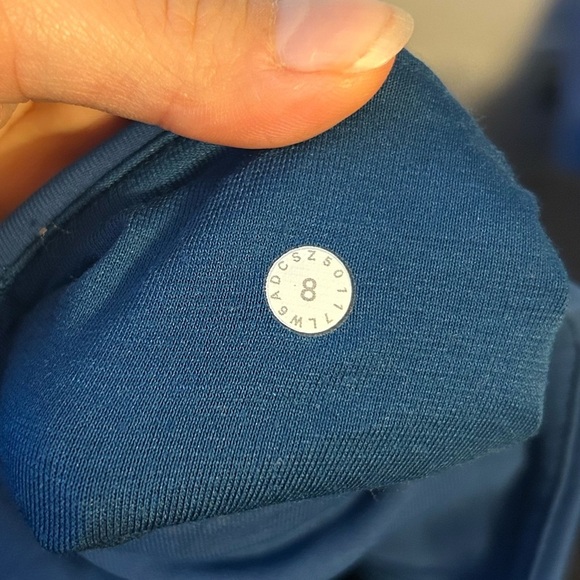 Lululemon Blue Body Con Crop Leggings - Picture 5 of 5